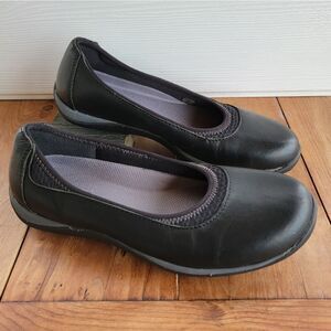L.L. Bean Loafers Womens 6M Black Leather Slip On Plain Toe Shoes